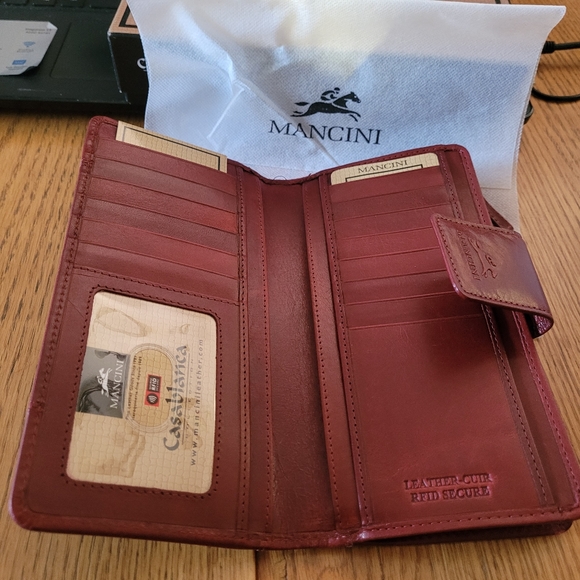 Ladies Leather Wallet - Picture 3 of 9